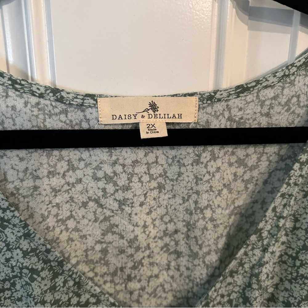 Flowy floral blouse - Picture 6 of 6